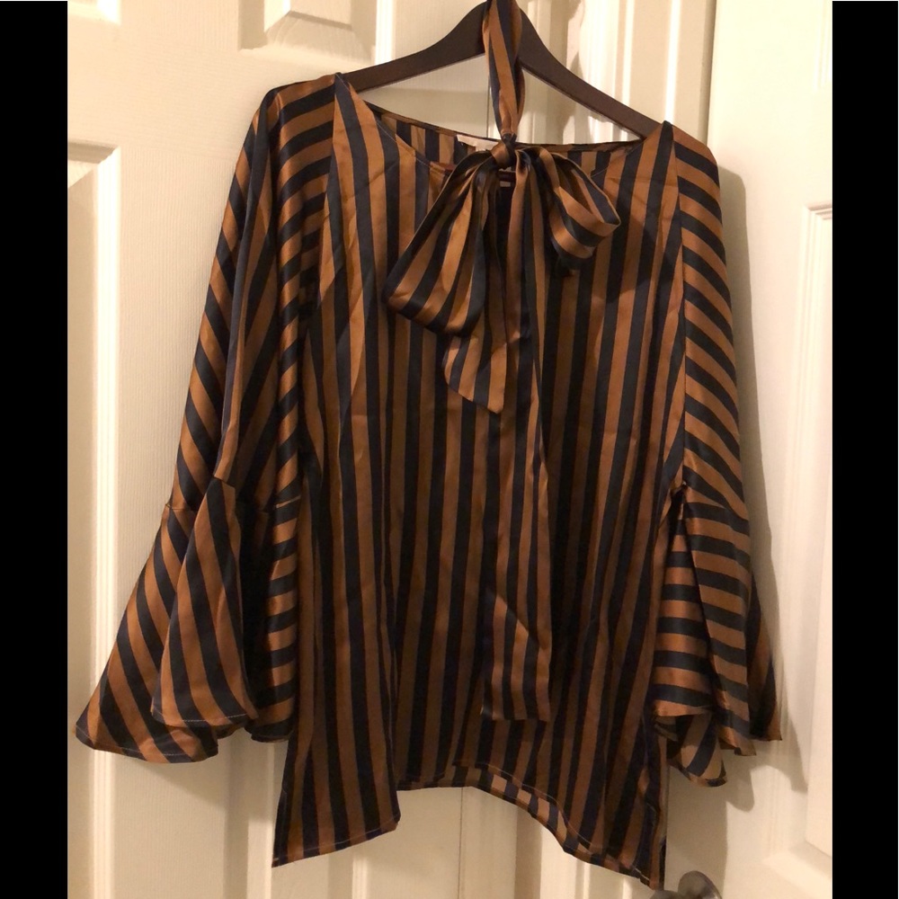 Gold Hawk Brown & Black blouse